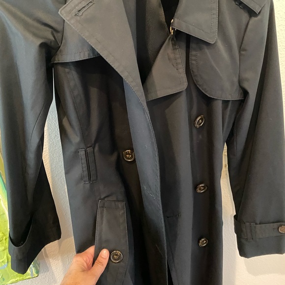 New without tags, Banana Republic Woman’s Black Classic Trench Coat with pockets - Picture 6 of 15
